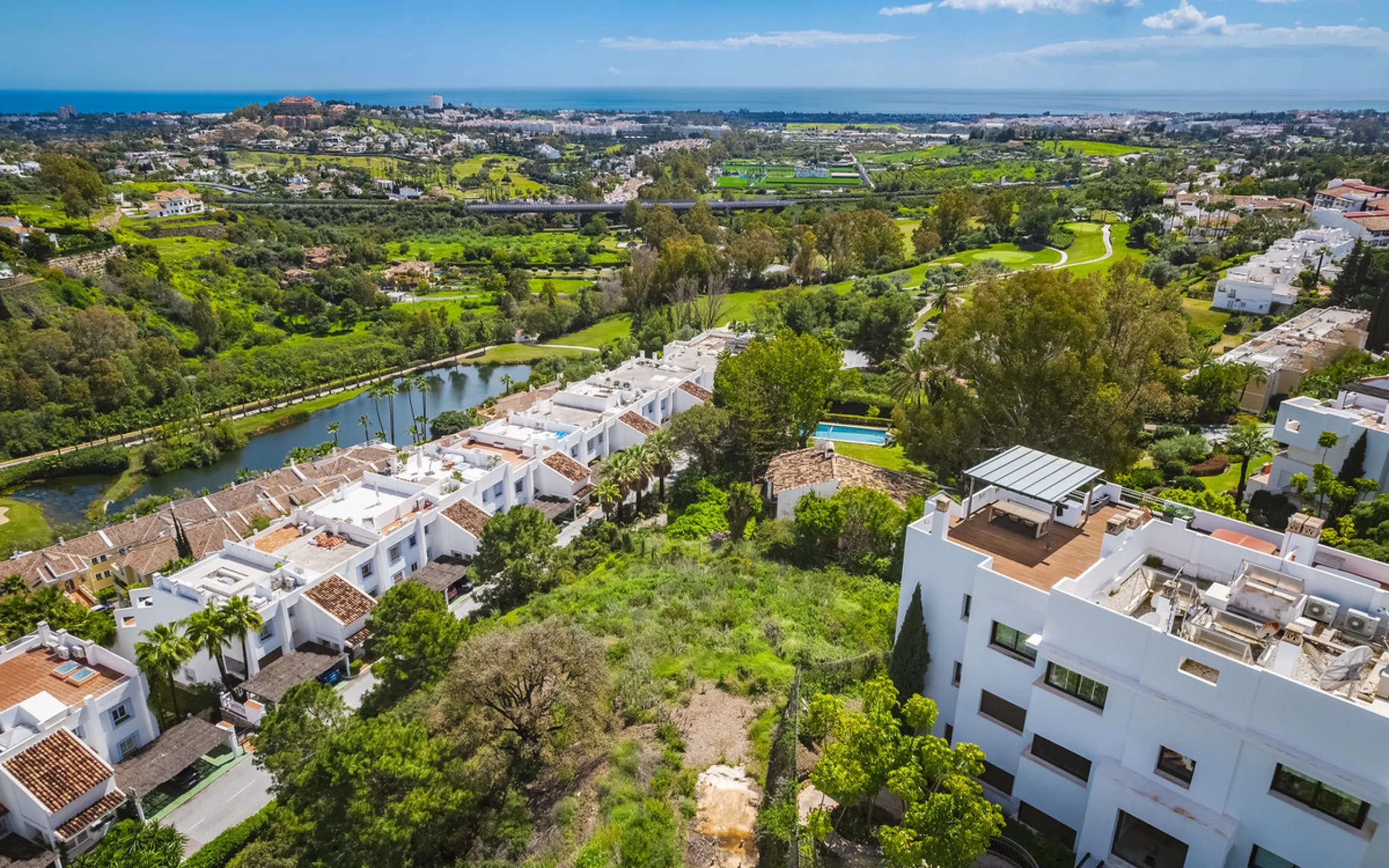 Located within the tranquil and prestigious enclave of El Herrojo in Benahavís, this beautiful plot offers a rare opportunity to create a bespoke villa in one of Marbella's most desirable residential areas.