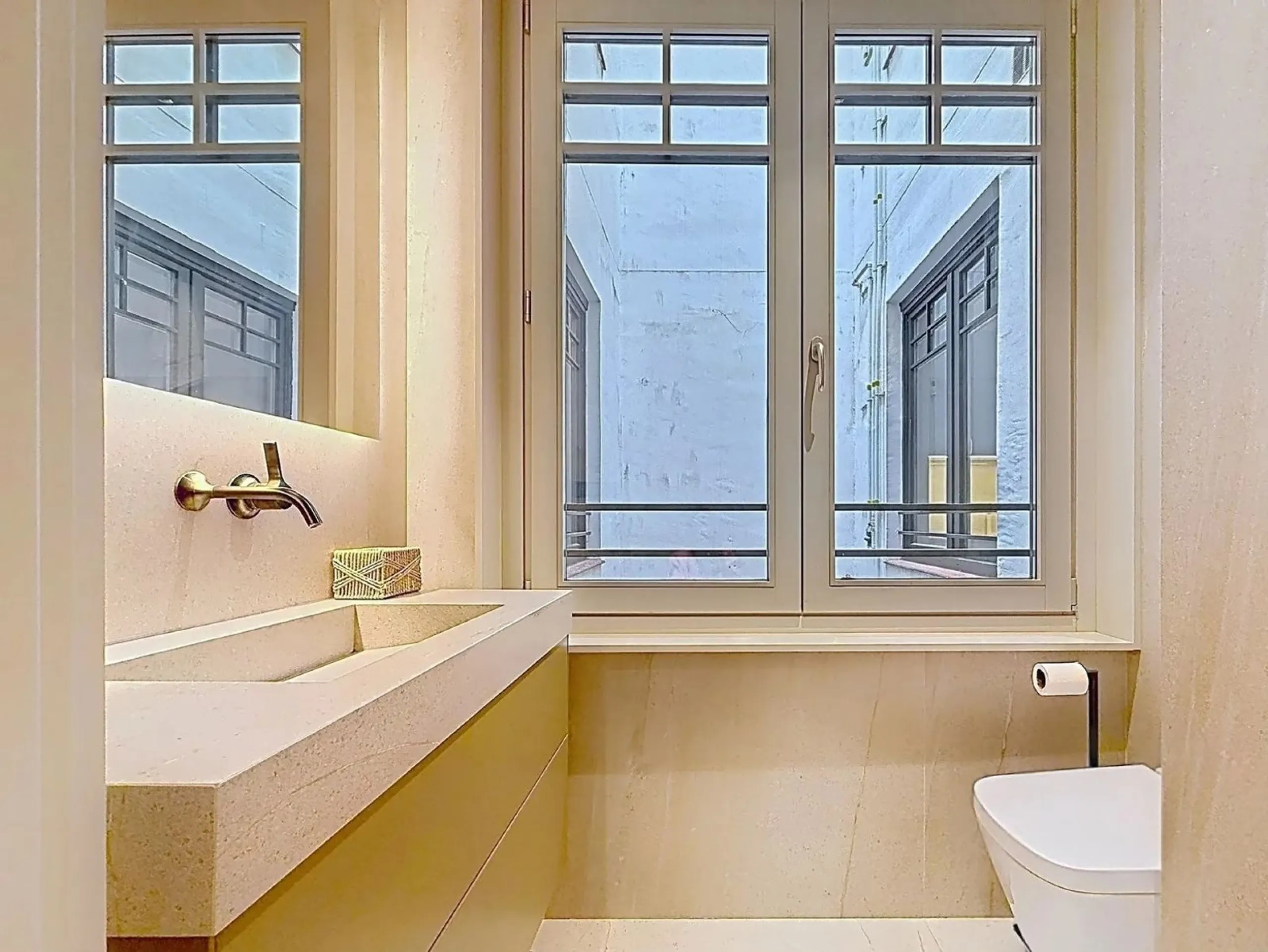 Exclusive Luxury 1-Bedroom Apartment in the Heart of Barcelona