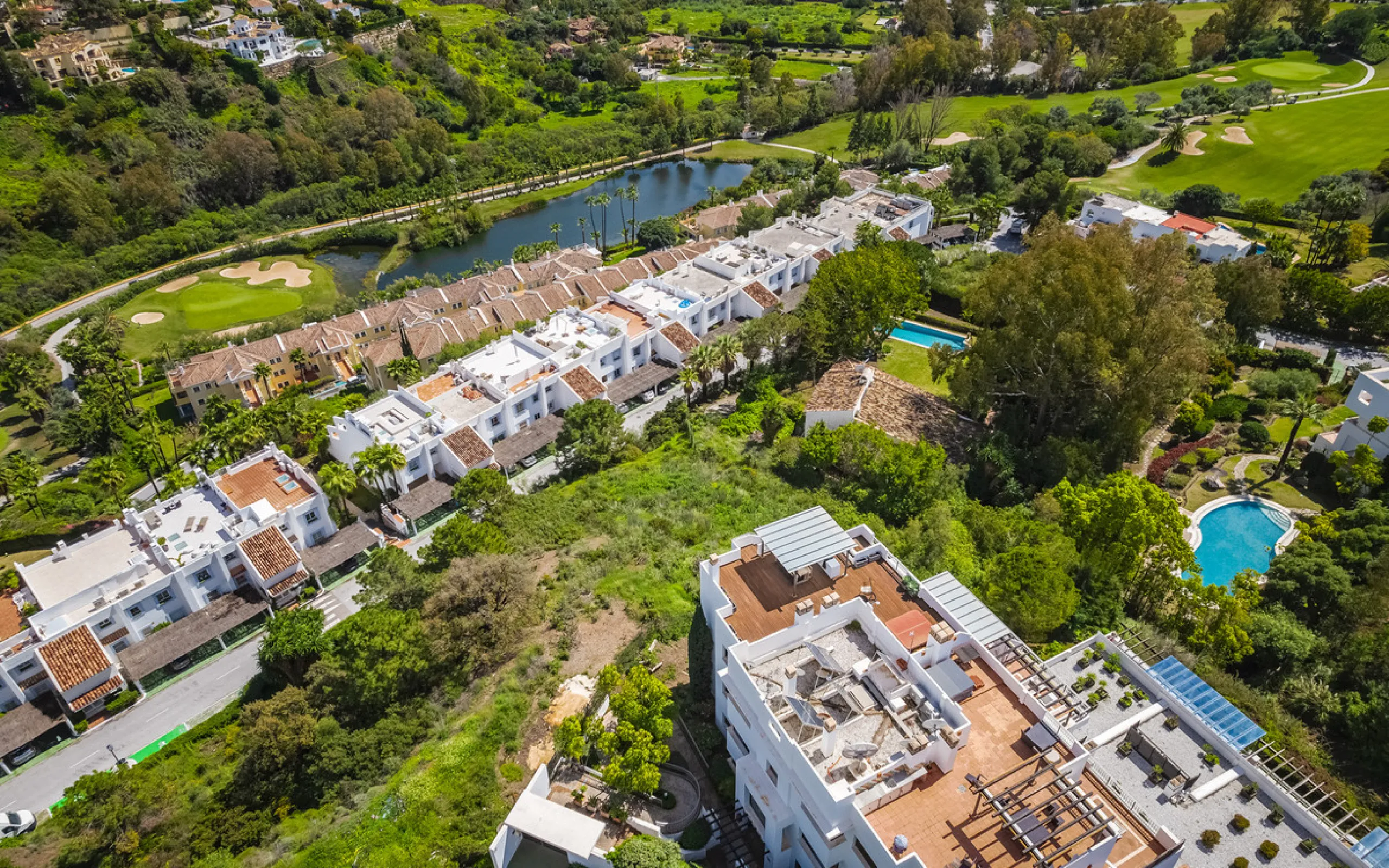 Located within the tranquil and prestigious enclave of El Herrojo in Benahavís, this beautiful plot offers a rare opportunity to create a bespoke villa in one of Marbella's most desirable residential areas.