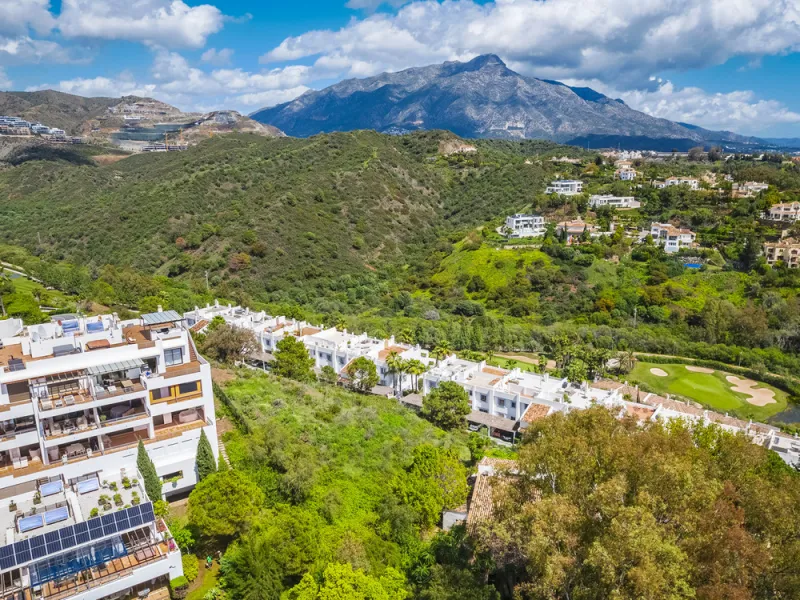 Located within the tranquil and prestigious enclave of El Herrojo in Benahavís, this beautiful plot offers a rare opportunity to create a bespoke villa in one of Marbella's most desirable residential areas.