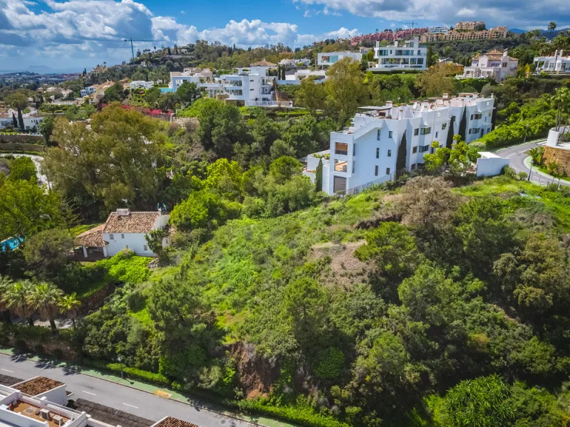 Located within the tranquil and prestigious enclave of El Herrojo in Benahavís, this beautiful plot offers a rare opportunity to create a bespoke villa in one of Marbella's most desirable residential areas.