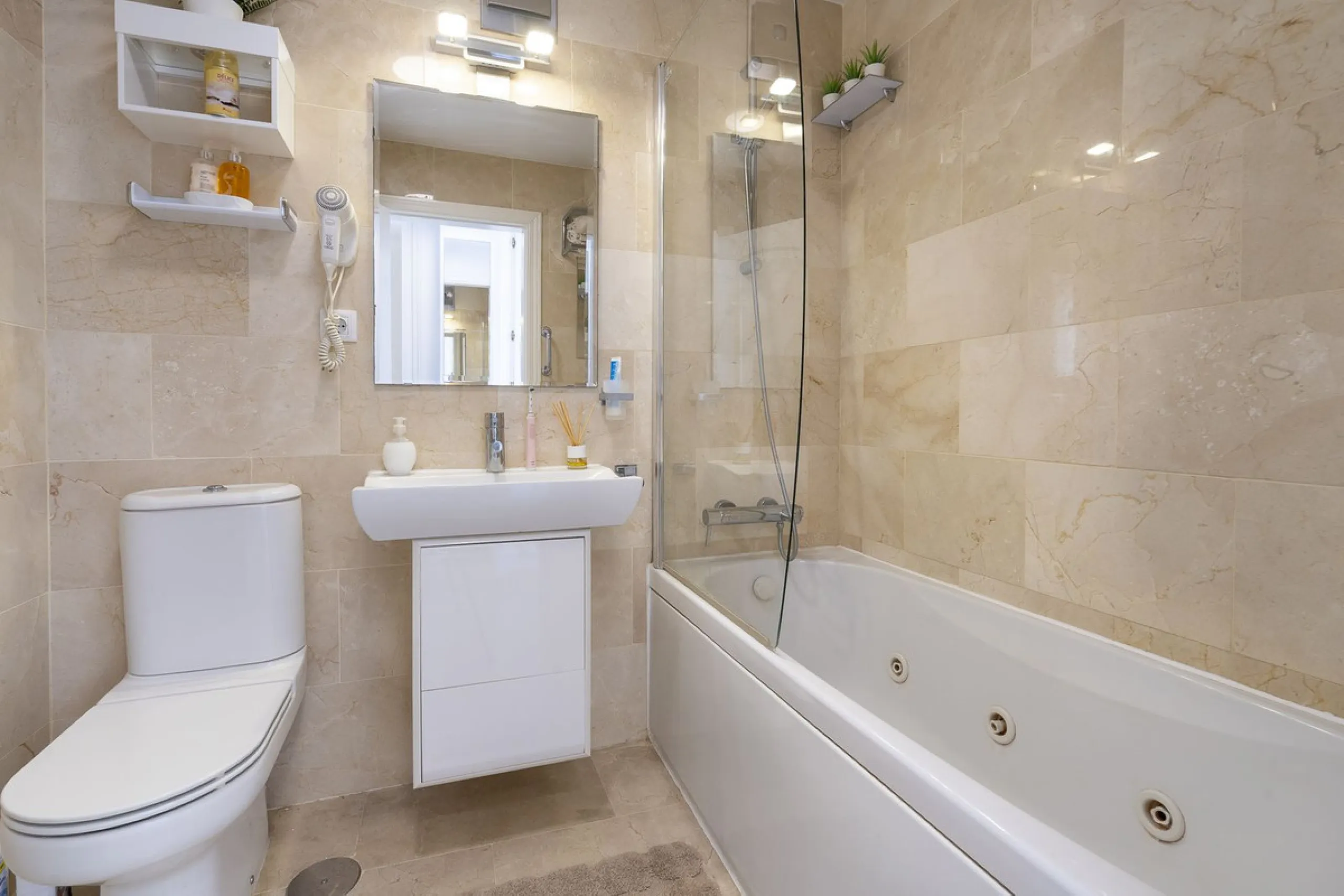 Apartment - Top Floor Apartment в продаже в Mijas, Málaga. В доме 2 спален и 2 ванных комнат. Площадь дома 113 м²