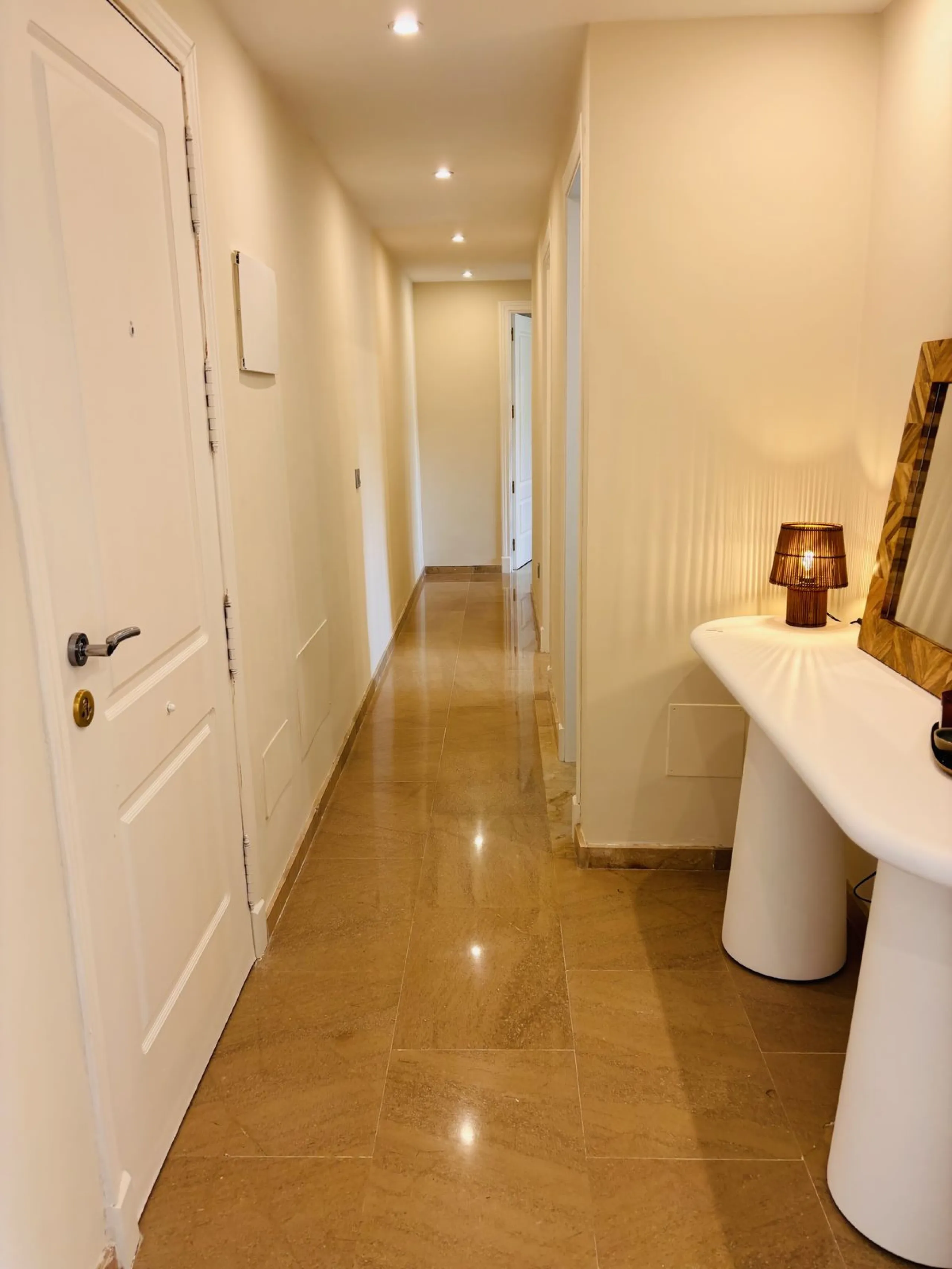 Apartment - Ground Floor Apartment в продаже в Manilva, Málaga. В доме 3 спален и 2 ванных комнат. Площадь дома 157 м²