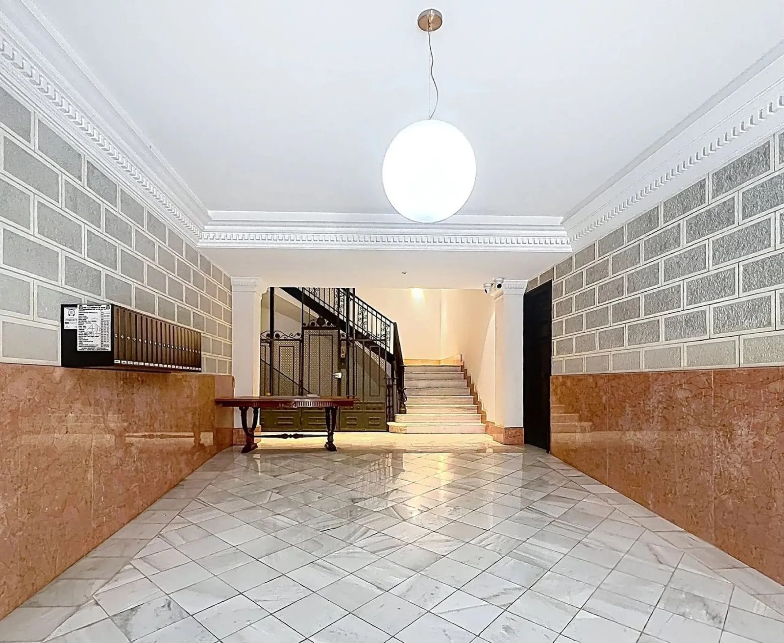 Exclusive Luxury 1-Bedroom Apartment in the Heart of Barcelona