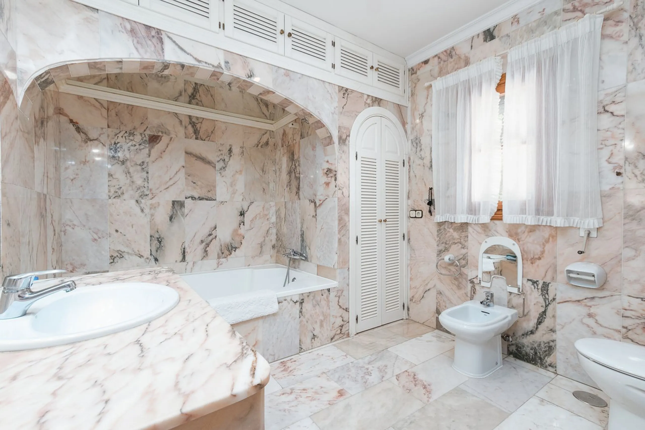EXCLUSIVE INVESTMENT OPPORTUNITY IN THE HEART OF MARBELLA!