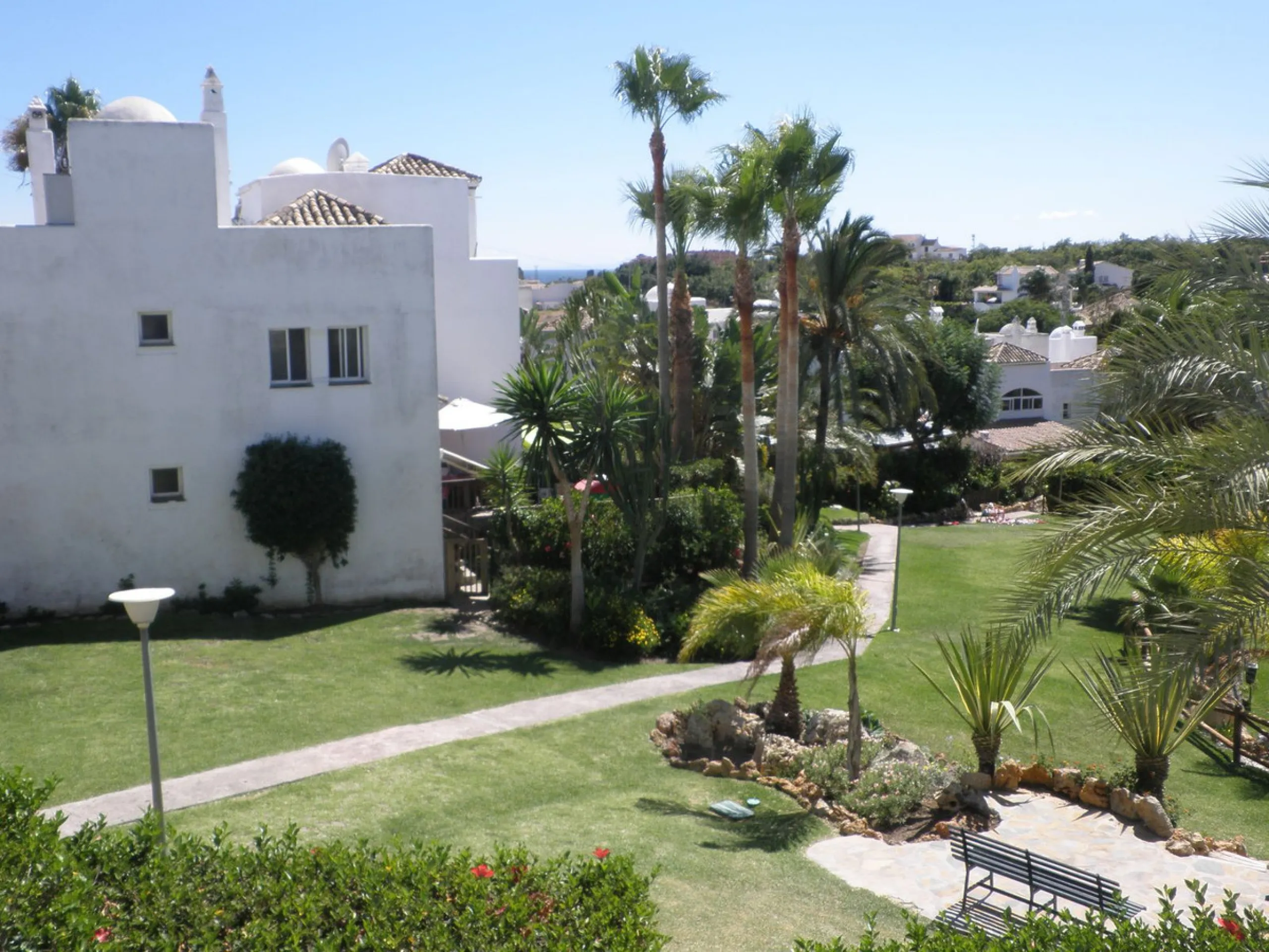 Stunning South-Facing Townhouse Near the Beach and Laguna Village – Motivated Seller!