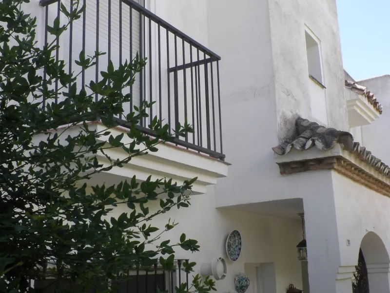 Stunning South-Facing Townhouse Near the Beach and Laguna Village – Motivated Seller!