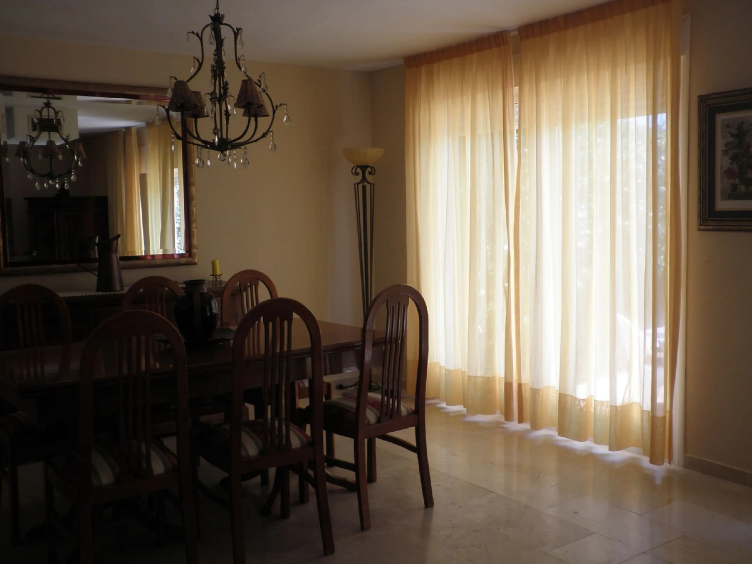 Stunning South-Facing Townhouse Near the Beach and Laguna Village – Motivated Seller!
