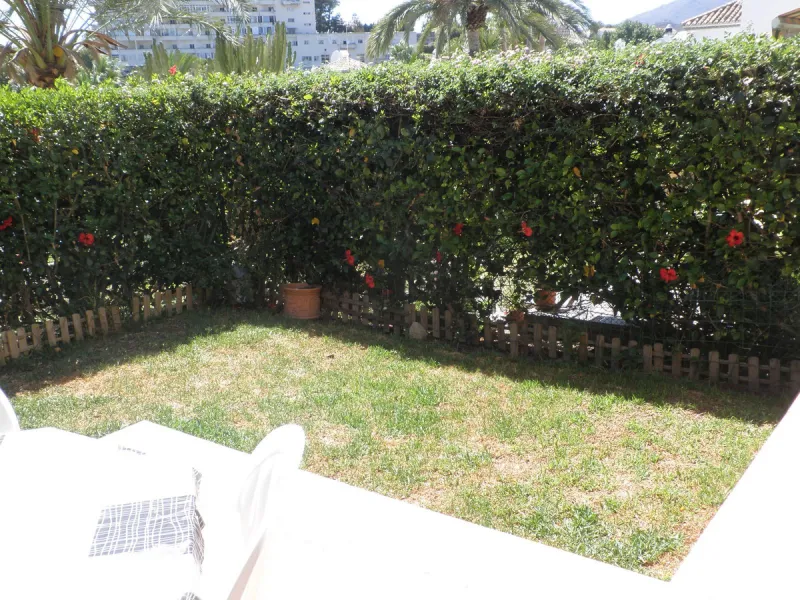 Stunning South-Facing Townhouse Near the Beach and Laguna Village – Motivated Seller!
