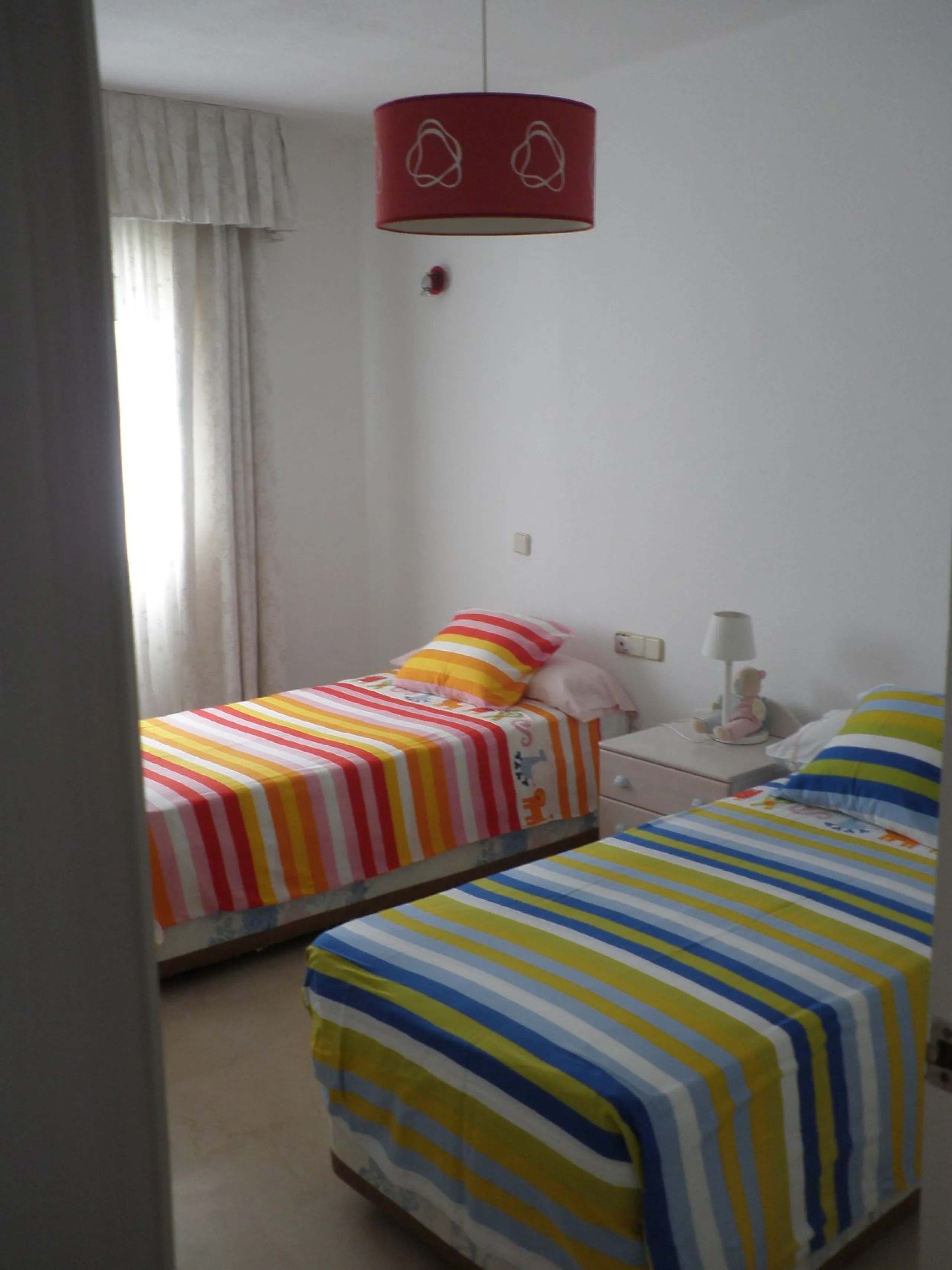 Stunning South-Facing Townhouse Near the Beach and Laguna Village – Motivated Seller!