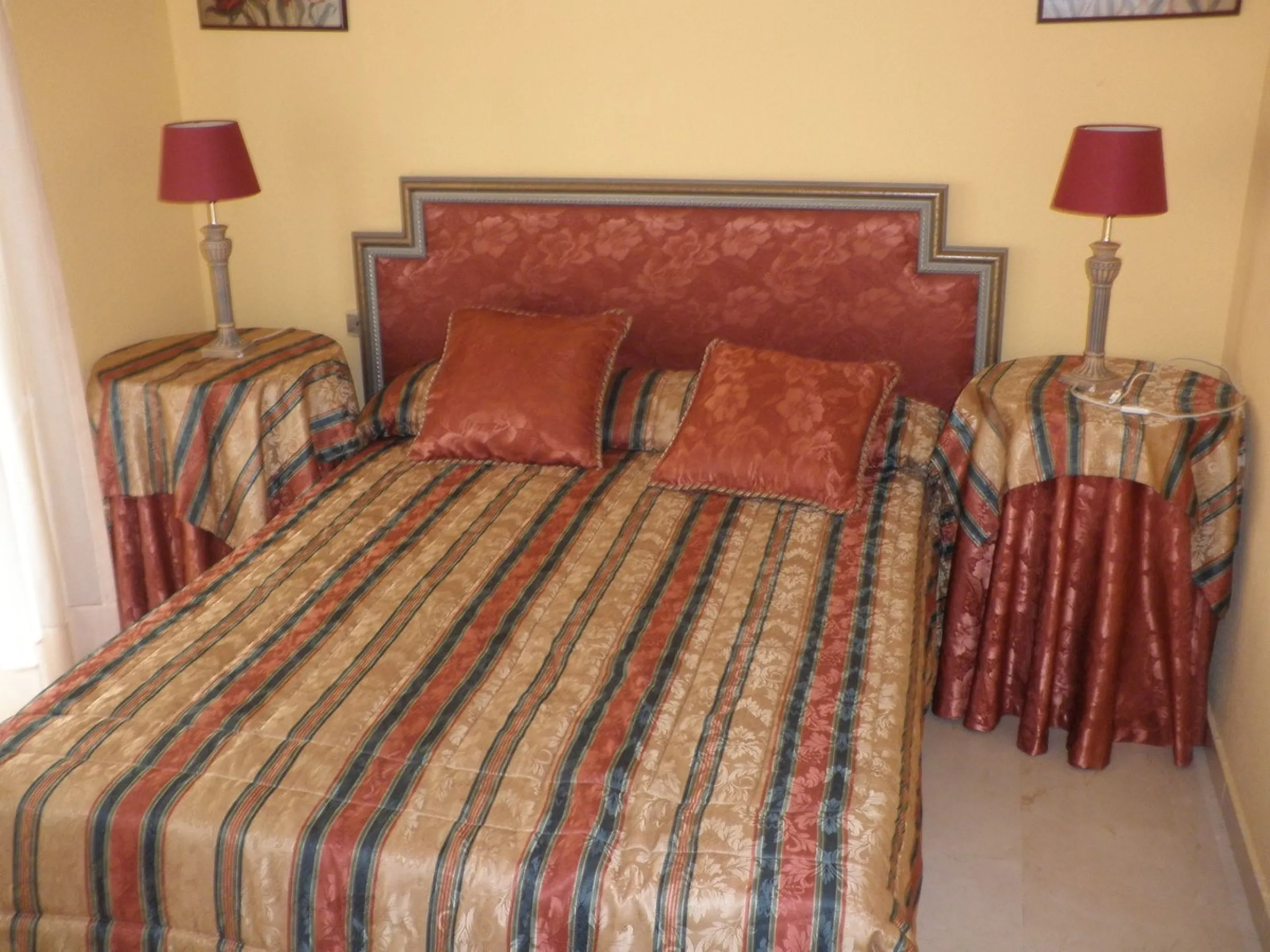 Stunning South-Facing Townhouse Near the Beach and Laguna Village – Motivated Seller!