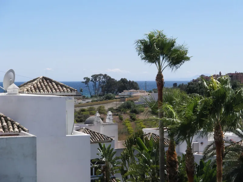 Stunning South-Facing Townhouse Near the Beach and Laguna Village – Motivated Seller!