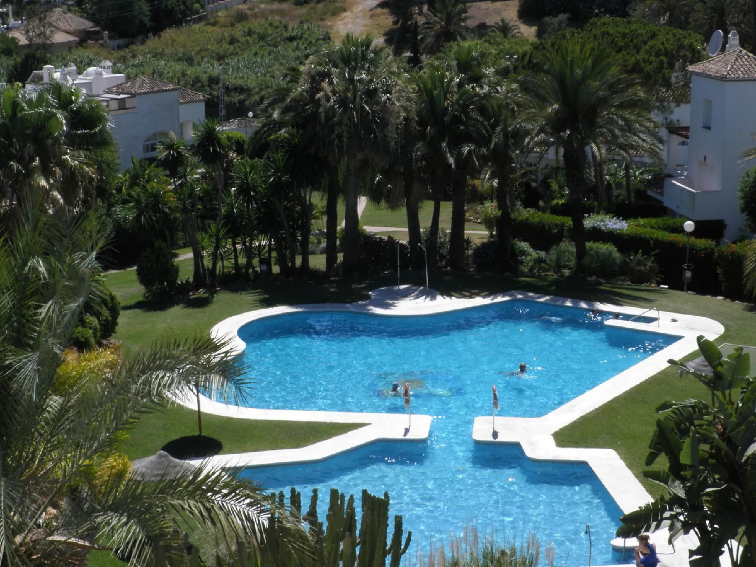 Stunning South-Facing Townhouse Near the Beach and Laguna Village – Motivated Seller!