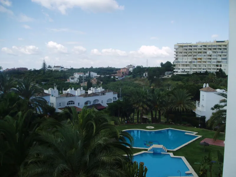 Stunning South-Facing Townhouse Near the Beach and Laguna Village – Motivated Seller!
