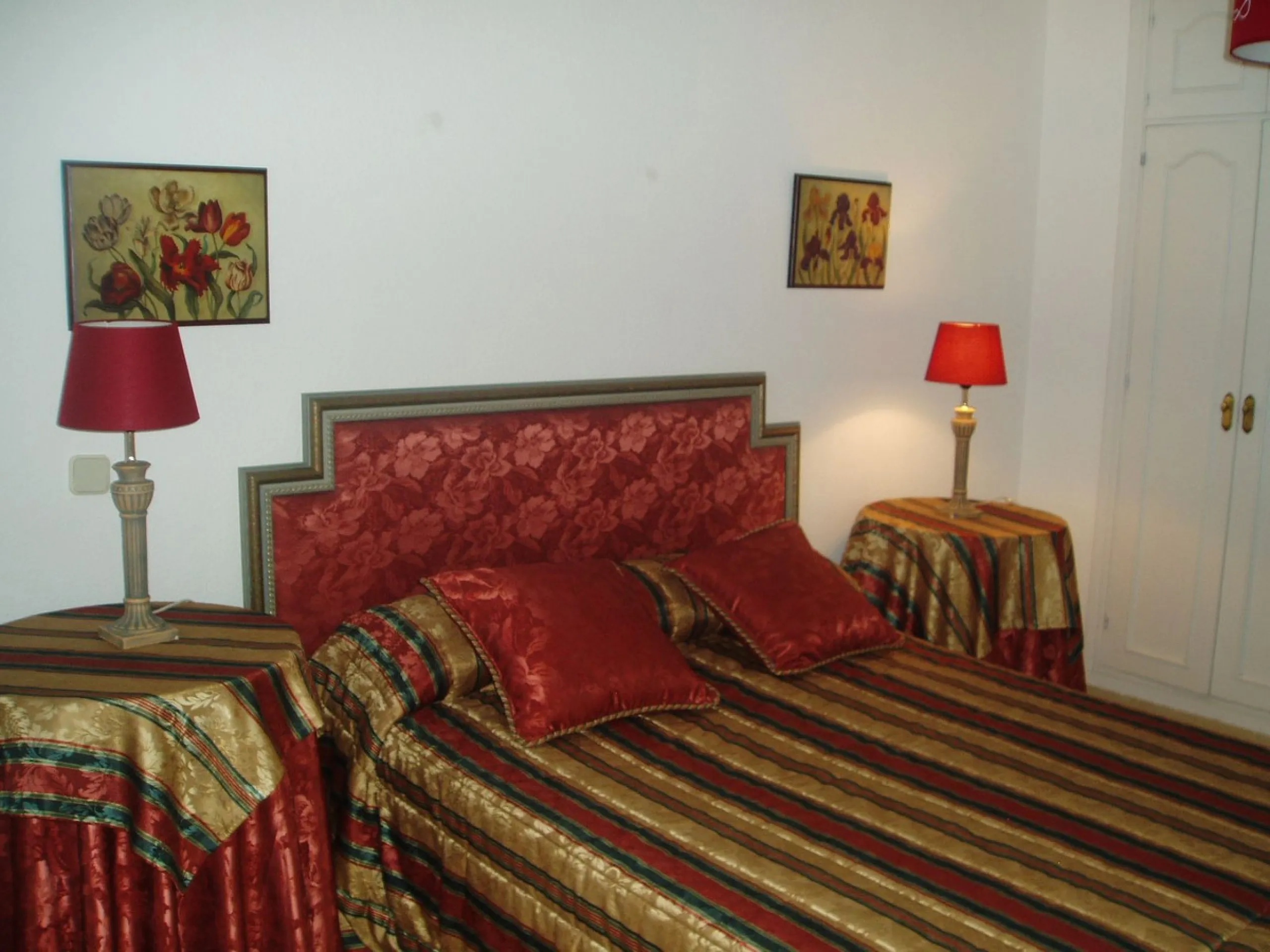 Stunning South-Facing Townhouse Near the Beach and Laguna Village – Motivated Seller!