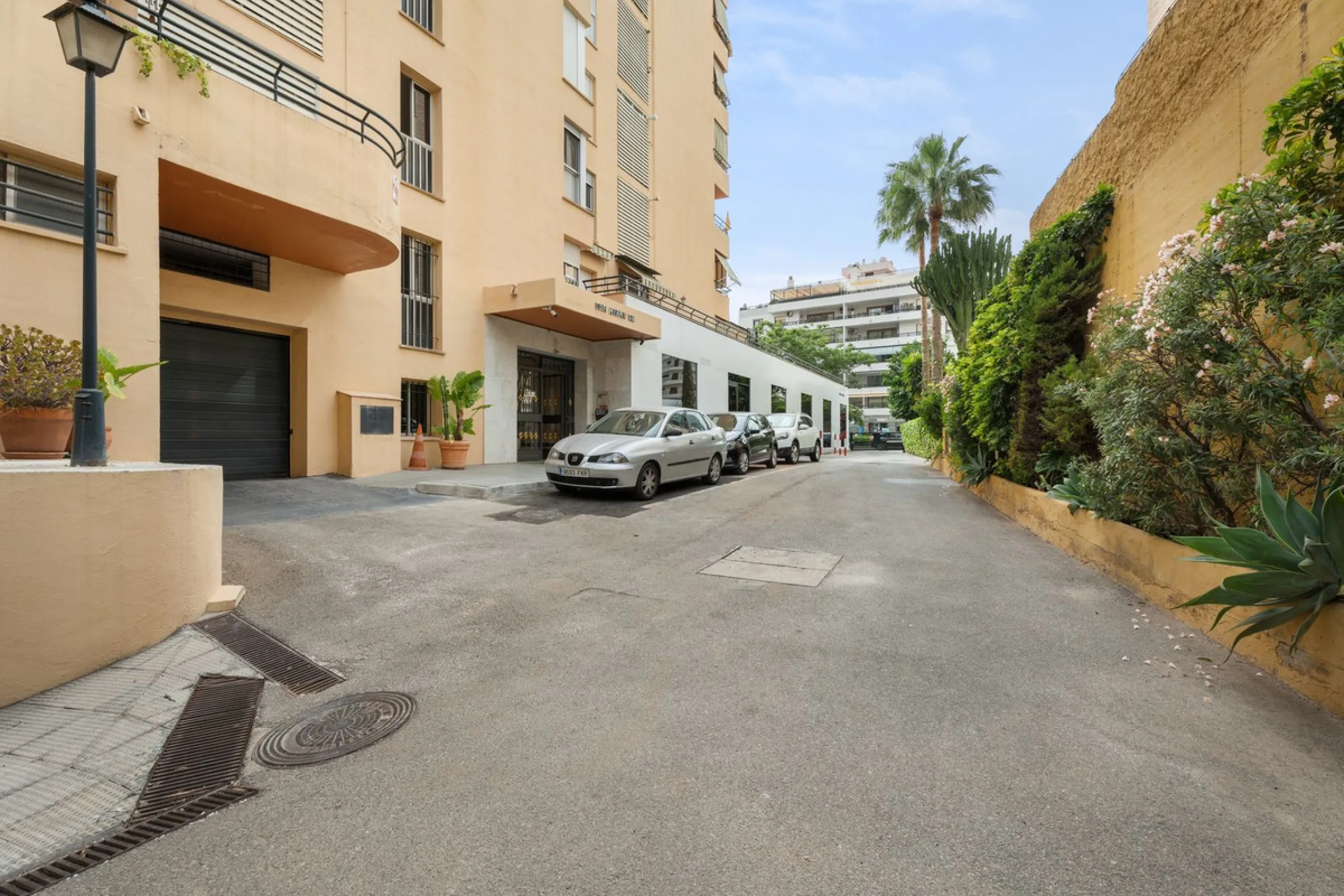 Apartment - Middle Floor Apartment в продаже в Marbella, Málaga. В доме 4 спален и 2 ванных комнат. Площадь дома 98 м²