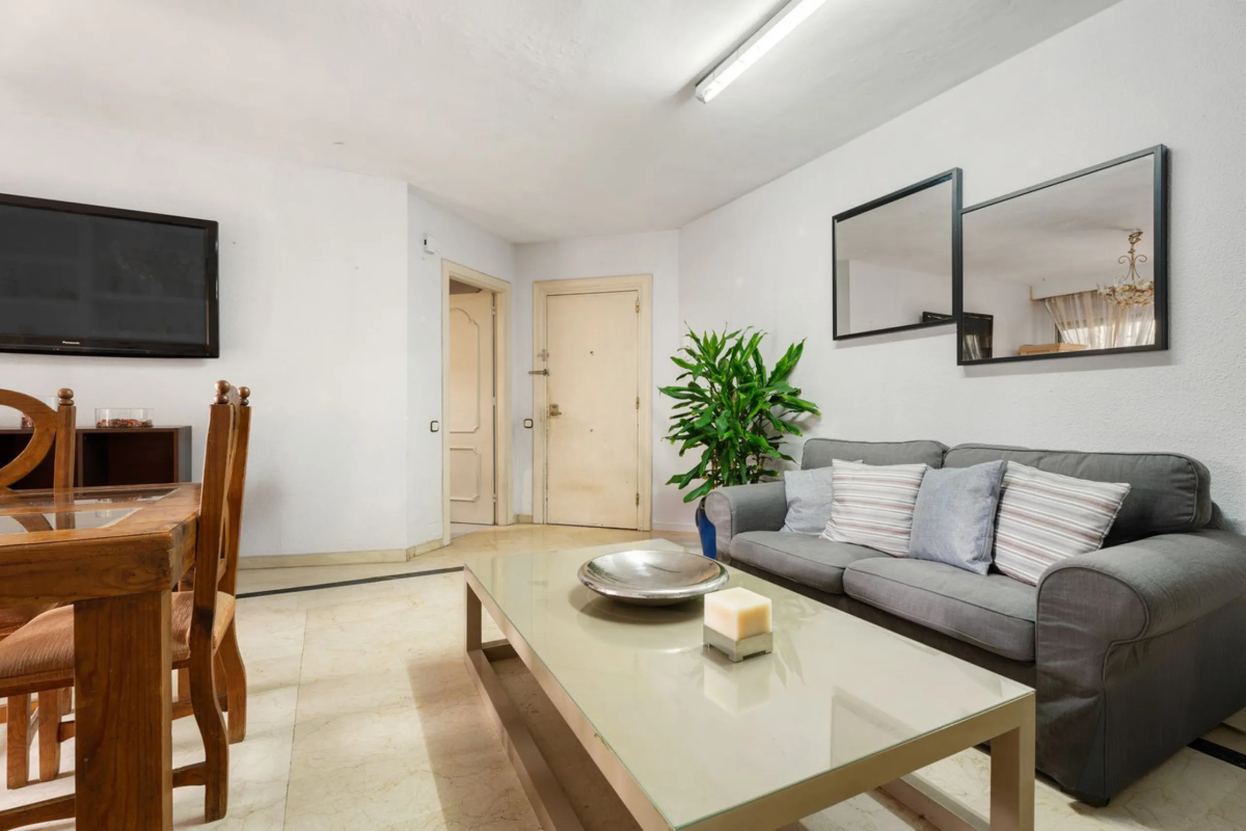 Apartment - Middle Floor Apartment в продаже в Marbella, Málaga. В доме 4 спален и 2 ванных комнат. Площадь дома 98 м²