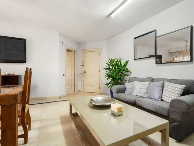 Apartment - Middle Floor Apartment в продаже в Marbella, Málaga. В доме 4 спален и 2 ванных комнат. Площадь дома 98 м²