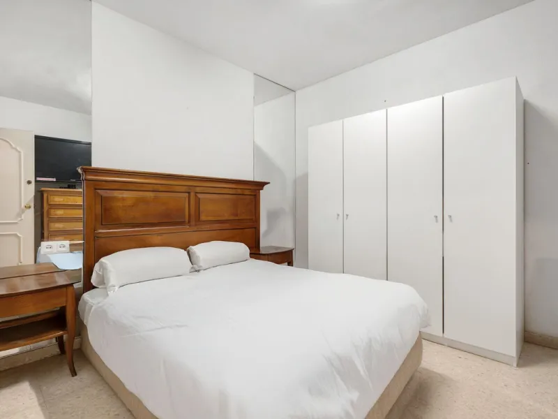 Apartment - Middle Floor Apartment в продаже в Marbella, Málaga. В доме 4 спален и 2 ванных комнат. Площадь дома 98 м²