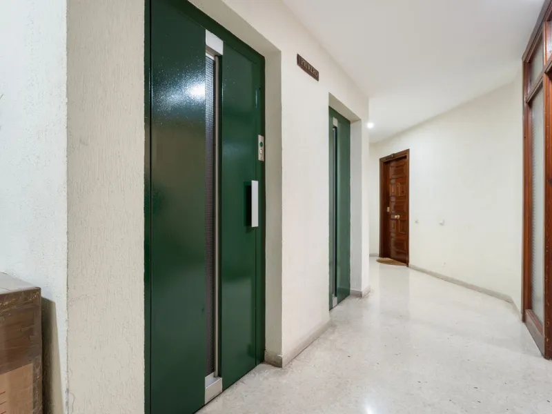 Apartment - Middle Floor Apartment в продаже в Marbella, Málaga. В доме 4 спален и 2 ванных комнат. Площадь дома 98 м²
