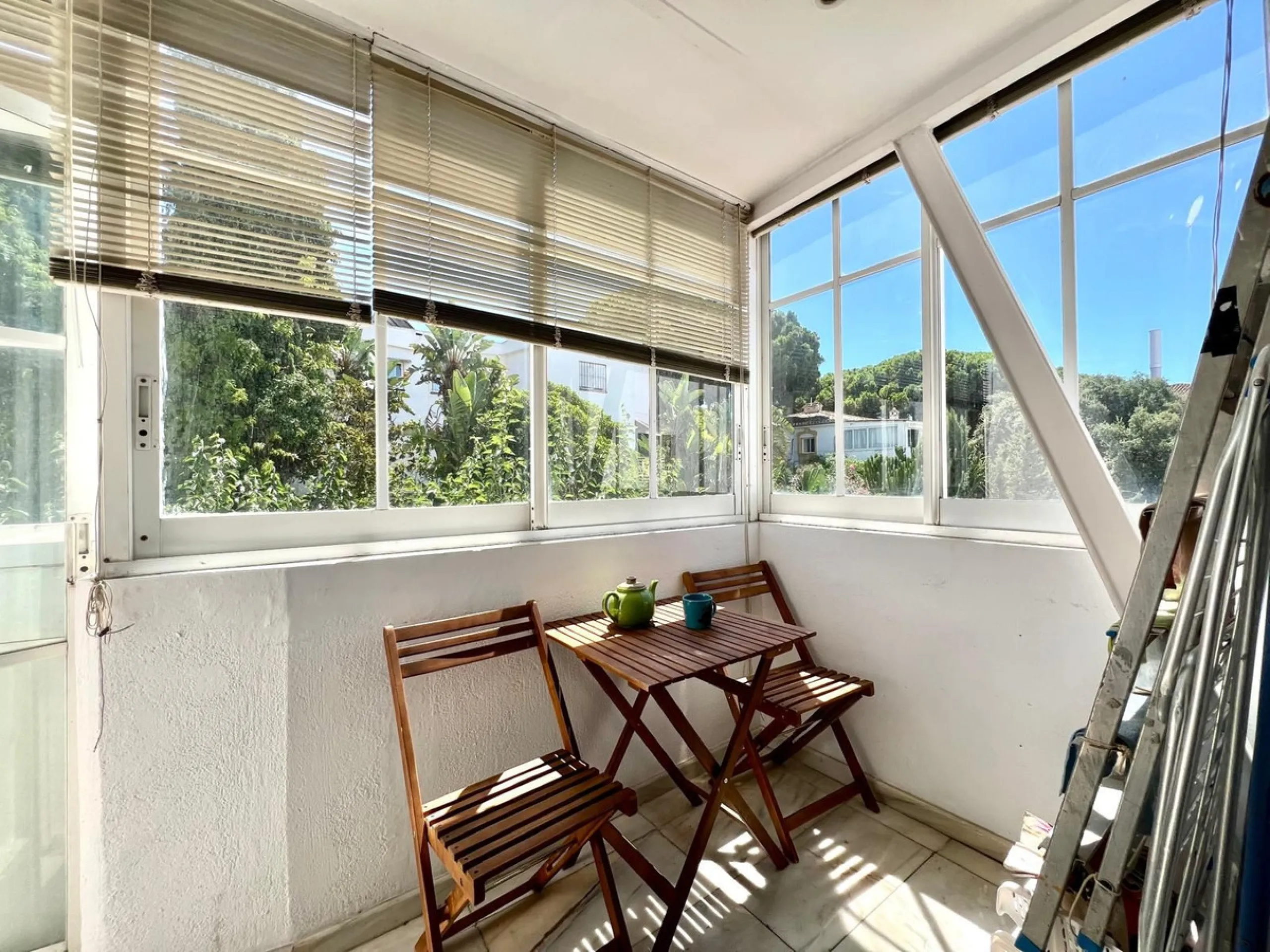 Apartment - Top Floor Apartment в продаже в Marbella, Málaga. В доме 3 спален и 2 ванных комнат. Площадь дома 106 м²