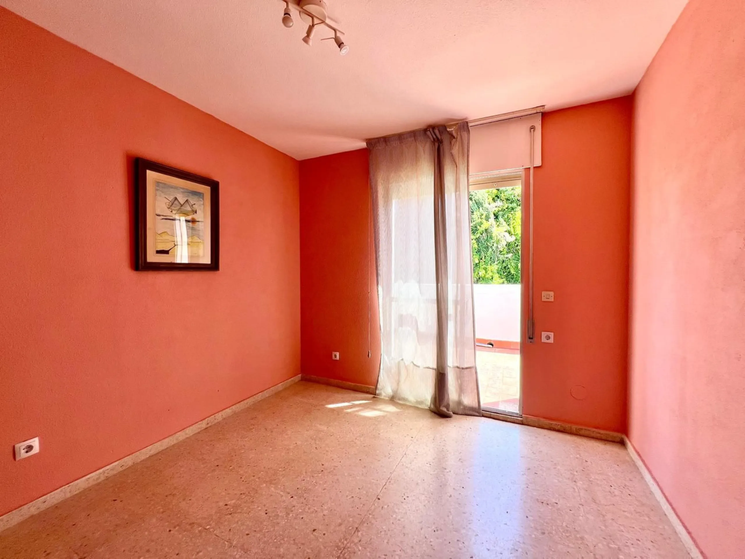 Apartment - Top Floor Apartment в продаже в Marbella, Málaga. В доме 3 спален и 2 ванных комнат. Площадь дома 106 м²