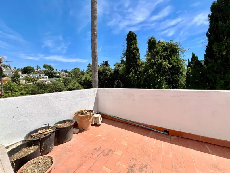 Apartment - Top Floor Apartment в продаже в Marbella, Málaga. В доме 3 спален и 2 ванных комнат. Площадь дома 106 м²