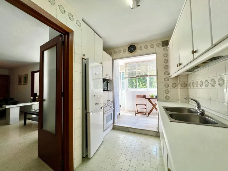 Apartment - Top Floor Apartment в продаже в Marbella, Málaga. В доме 3 спален и 2 ванных комнат. Площадь дома 106 м²