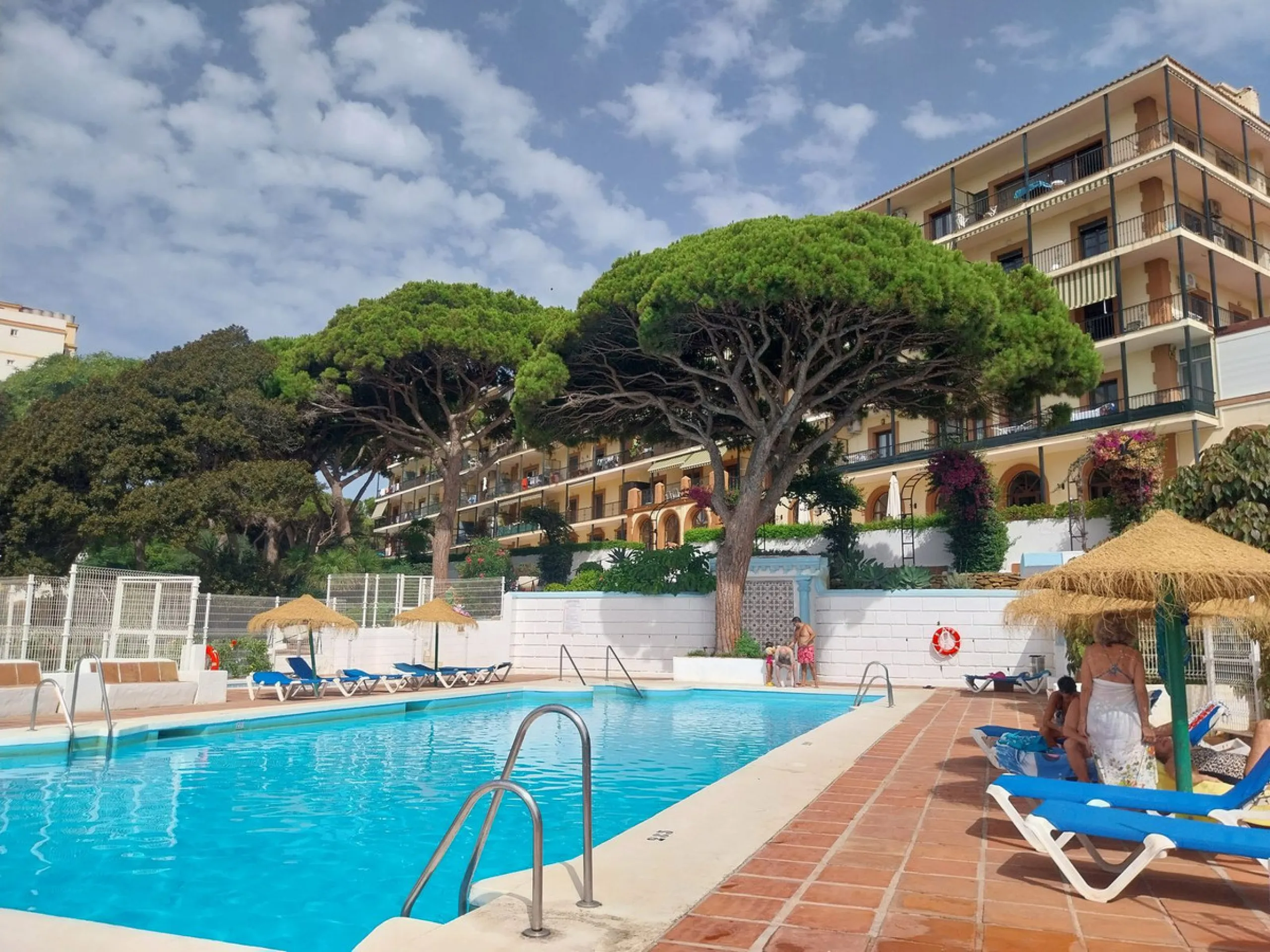 Apartment - Middle Floor Apartment в продаже в Mijas, Málaga. В доме 2 спален и 2 ванных комнат. Площадь дома 75 м²