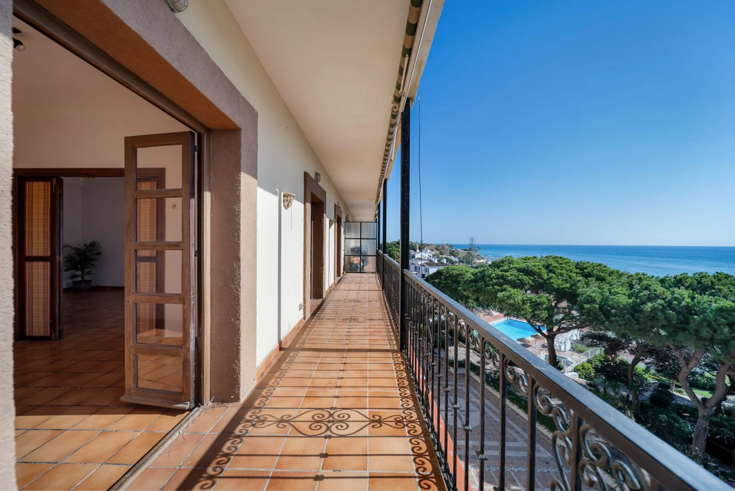 Apartment - Middle Floor Apartment в продаже в Mijas, Málaga. В доме 2 спален и 2 ванных комнат. Площадь дома 75 м²