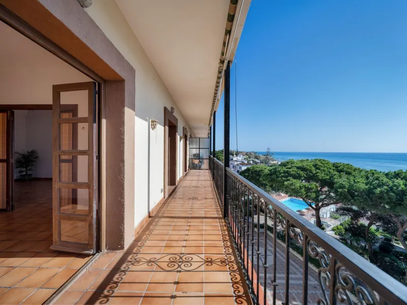 Apartment - Middle Floor Apartment в продаже в Mijas, Málaga. В доме 2 спален и 2 ванных комнат. Площадь дома 75 м²