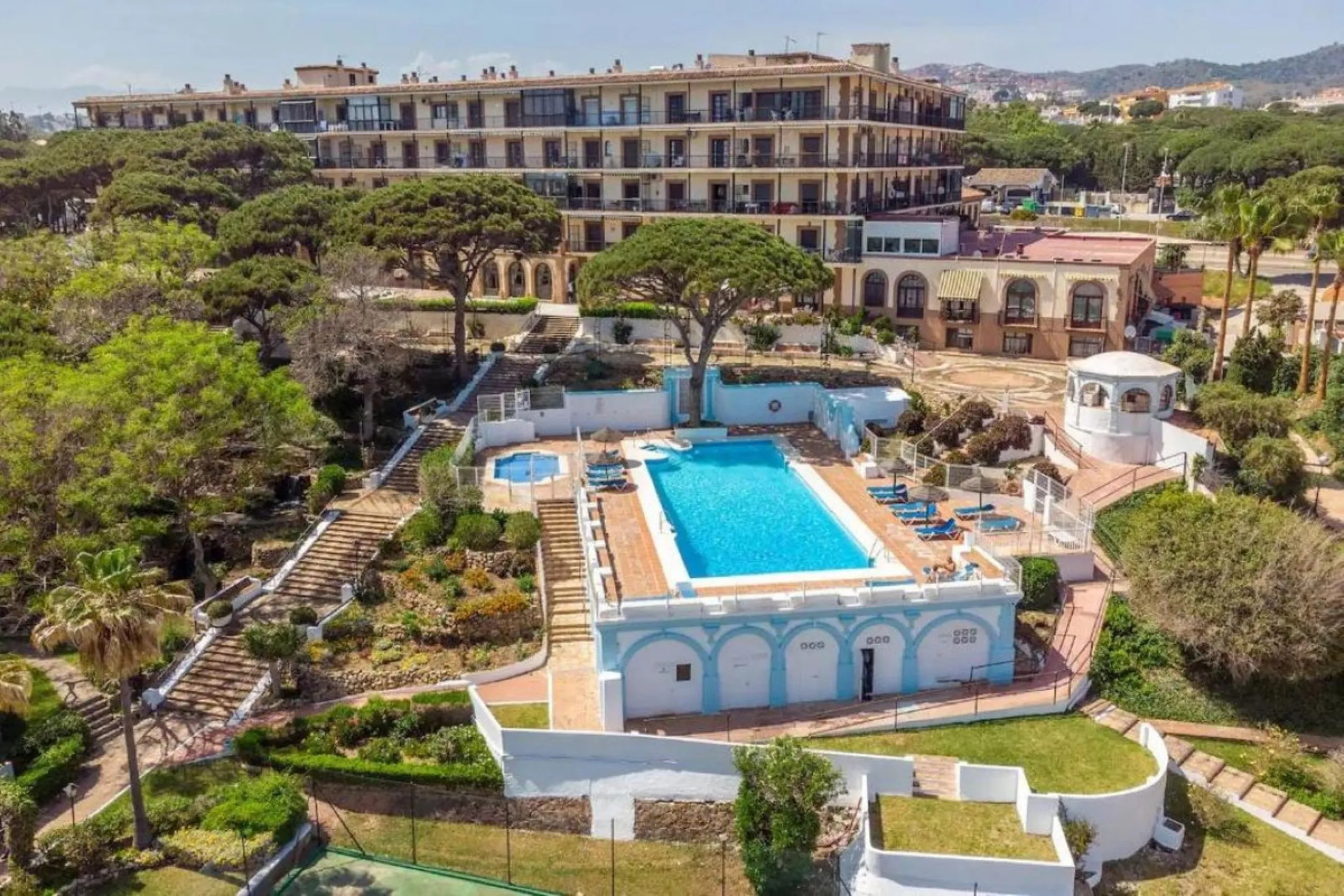 Apartment - Middle Floor Apartment в продаже в Mijas, Málaga. В доме 2 спален и 2 ванных комнат. Площадь дома 75 м²