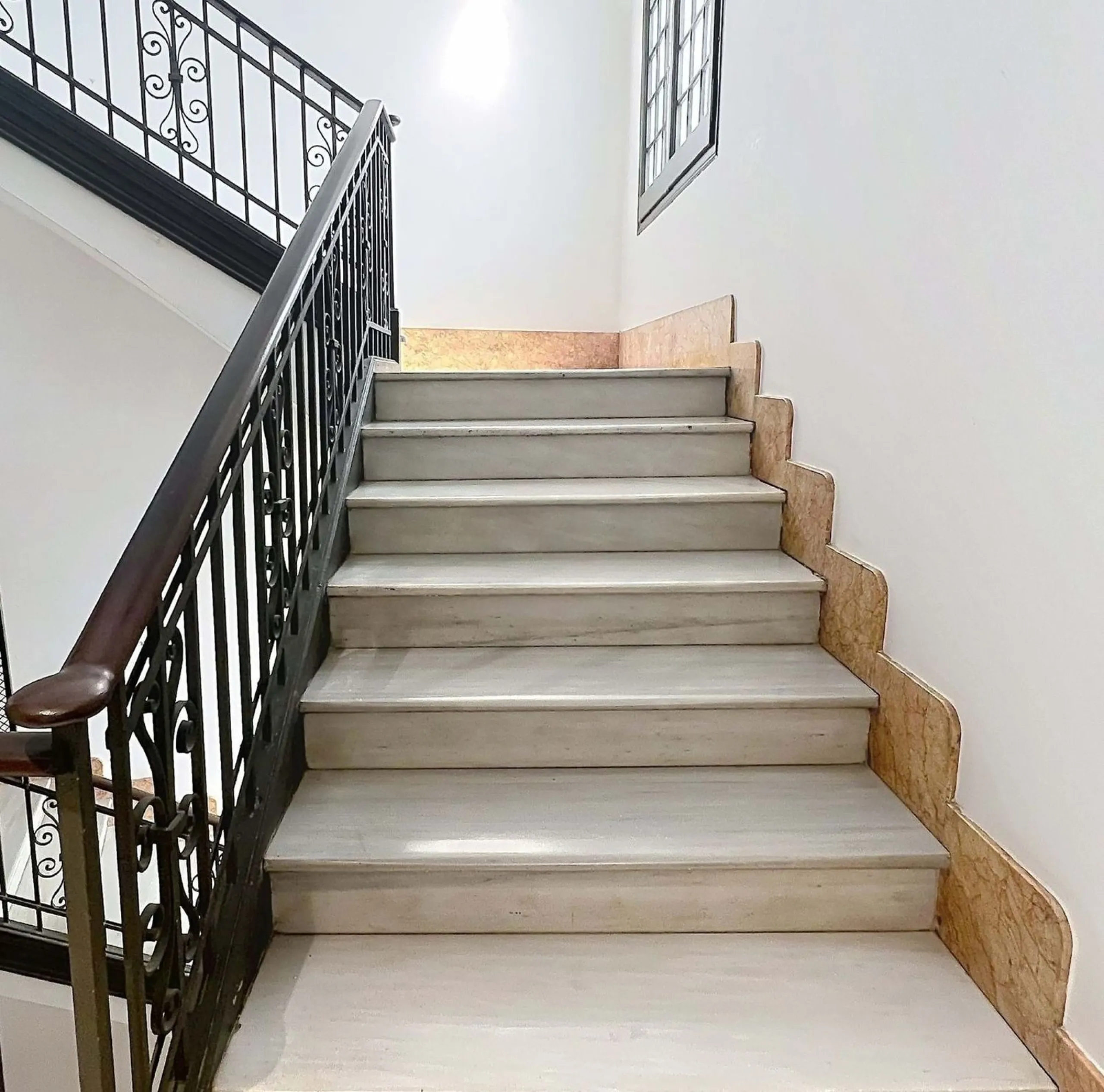 Elegante piso reformado de 2 dormitorios en el centro de Barcelona