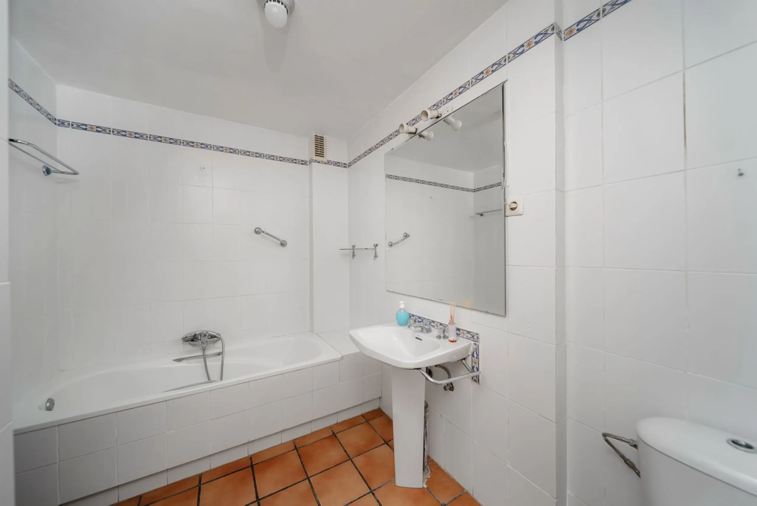 Apartment - Middle Floor Apartment в продаже в Mijas, Málaga. В доме 2 спален и 2 ванных комнат. Площадь дома 75 м²
