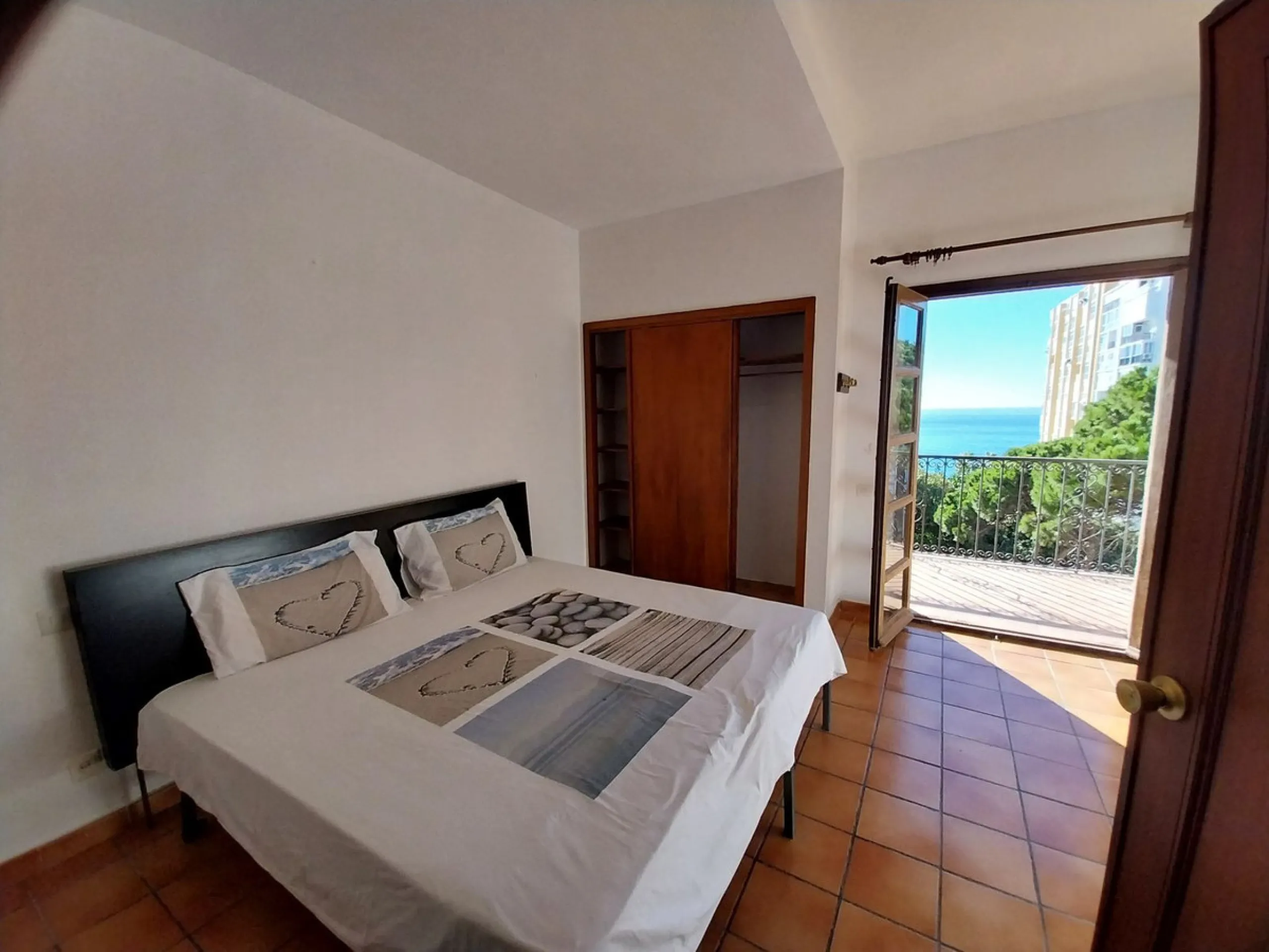 Apartment - Middle Floor Apartment в продаже в Mijas, Málaga. В доме 2 спален и 2 ванных комнат. Площадь дома 75 м²