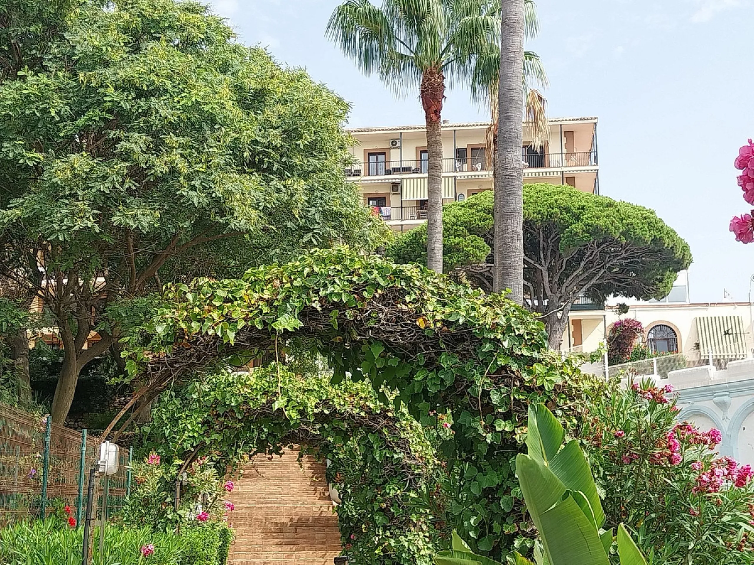 Apartment - Middle Floor Apartment в продаже в Mijas, Málaga. В доме 2 спален и 2 ванных комнат. Площадь дома 75 м²