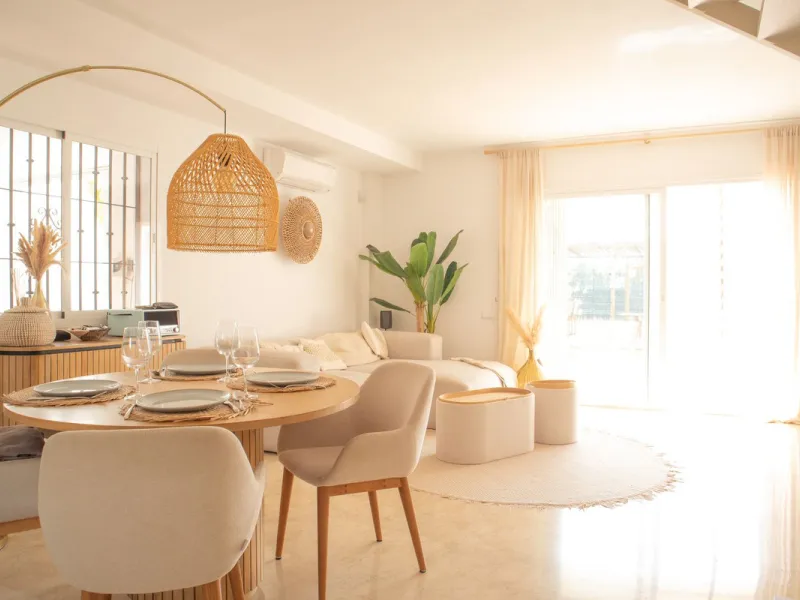 Elegant 4-Bedroom Semi-Detached House with Garden, Jacuzzi, Garage & Laundry Room in Marbella
