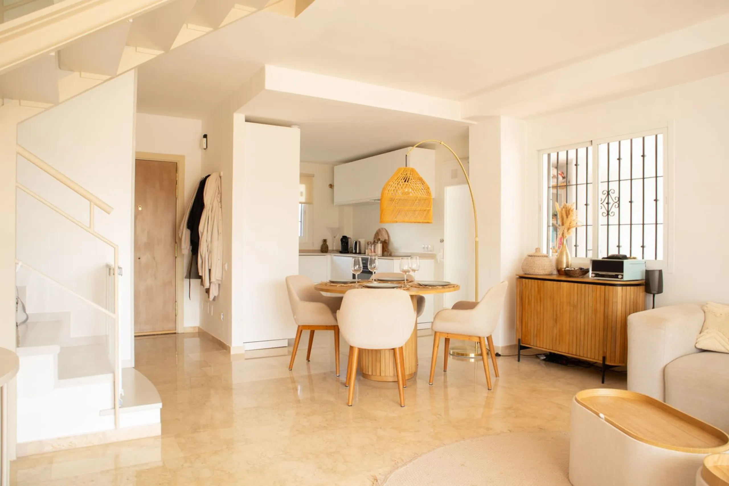 Elegant 4-Bedroom Semi-Detached House with Garden, Jacuzzi, Garage & Laundry Room in Marbella