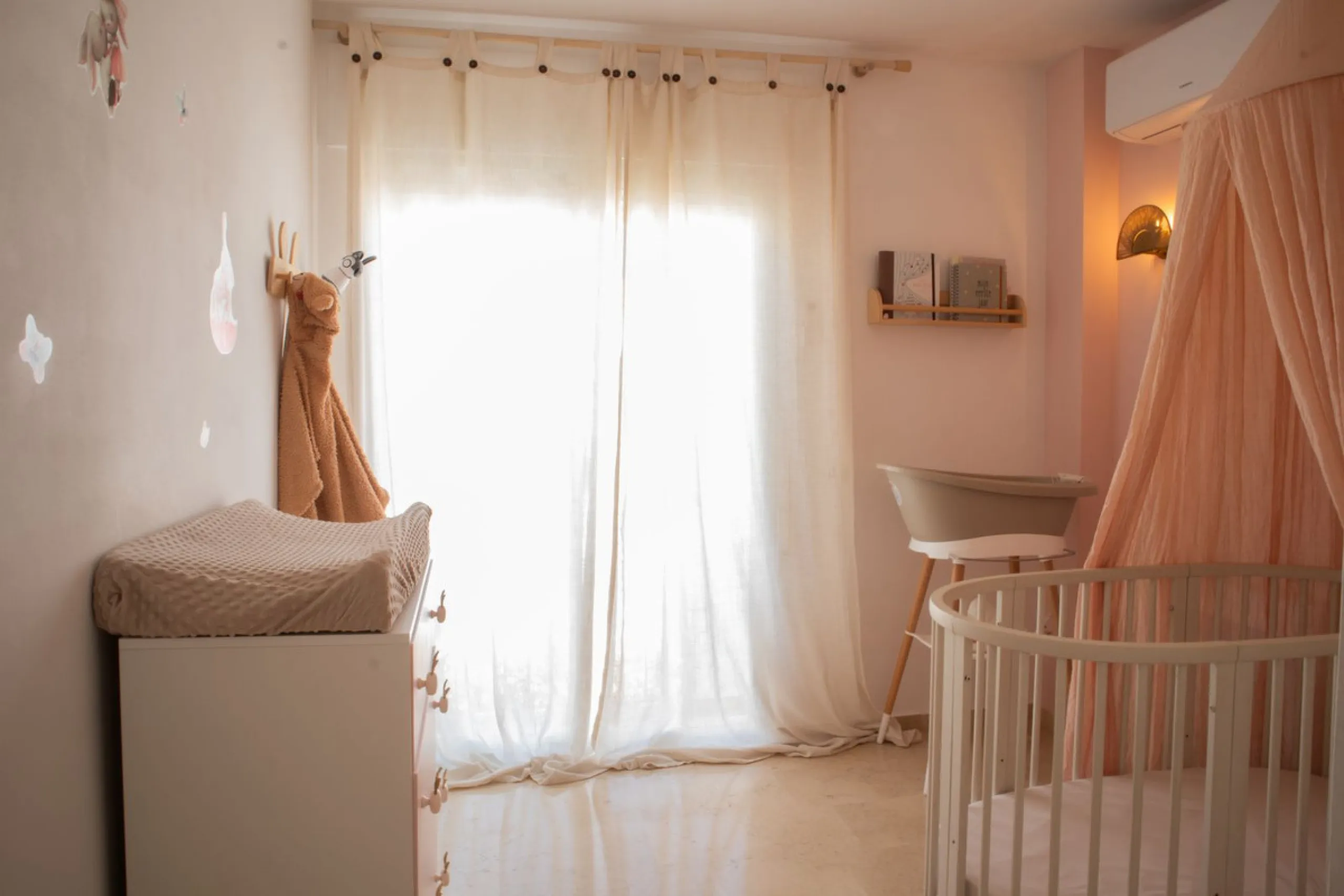 Elegant 4-Bedroom Semi-Detached House with Garden, Jacuzzi, Garage & Laundry Room in Marbella