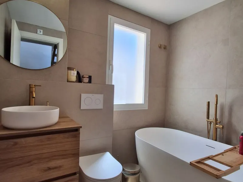 Elegant 4-Bedroom Semi-Detached House with Garden, Jacuzzi, Garage & Laundry Room in Marbella