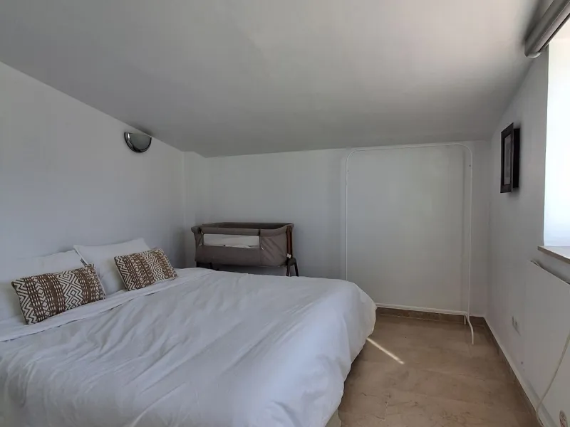 Elegant 4-Bedroom Semi-Detached House with Garden, Jacuzzi, Garage & Laundry Room in Marbella