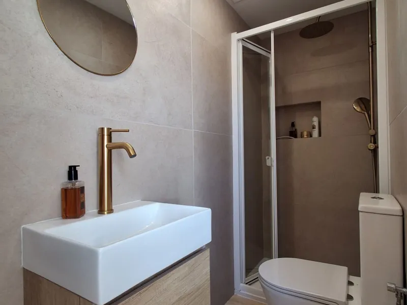 Elegant 4-Bedroom Semi-Detached House with Garden, Jacuzzi, Garage & Laundry Room in Marbella