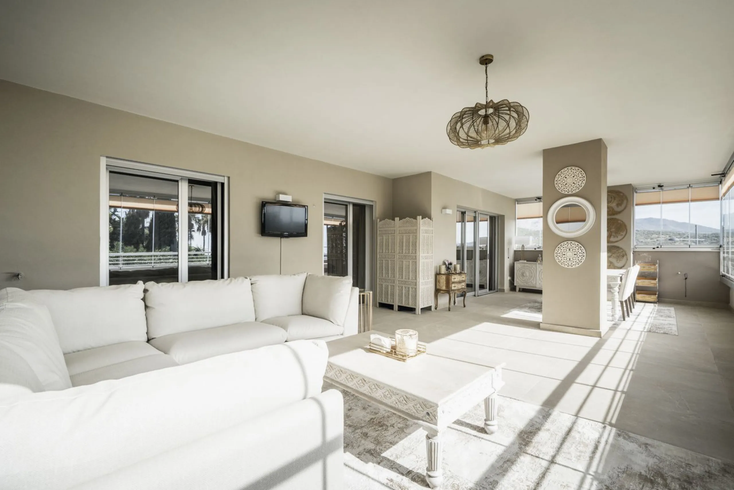 Elegant 3-Bedroom Apartment in Sunny Golf, Estepona