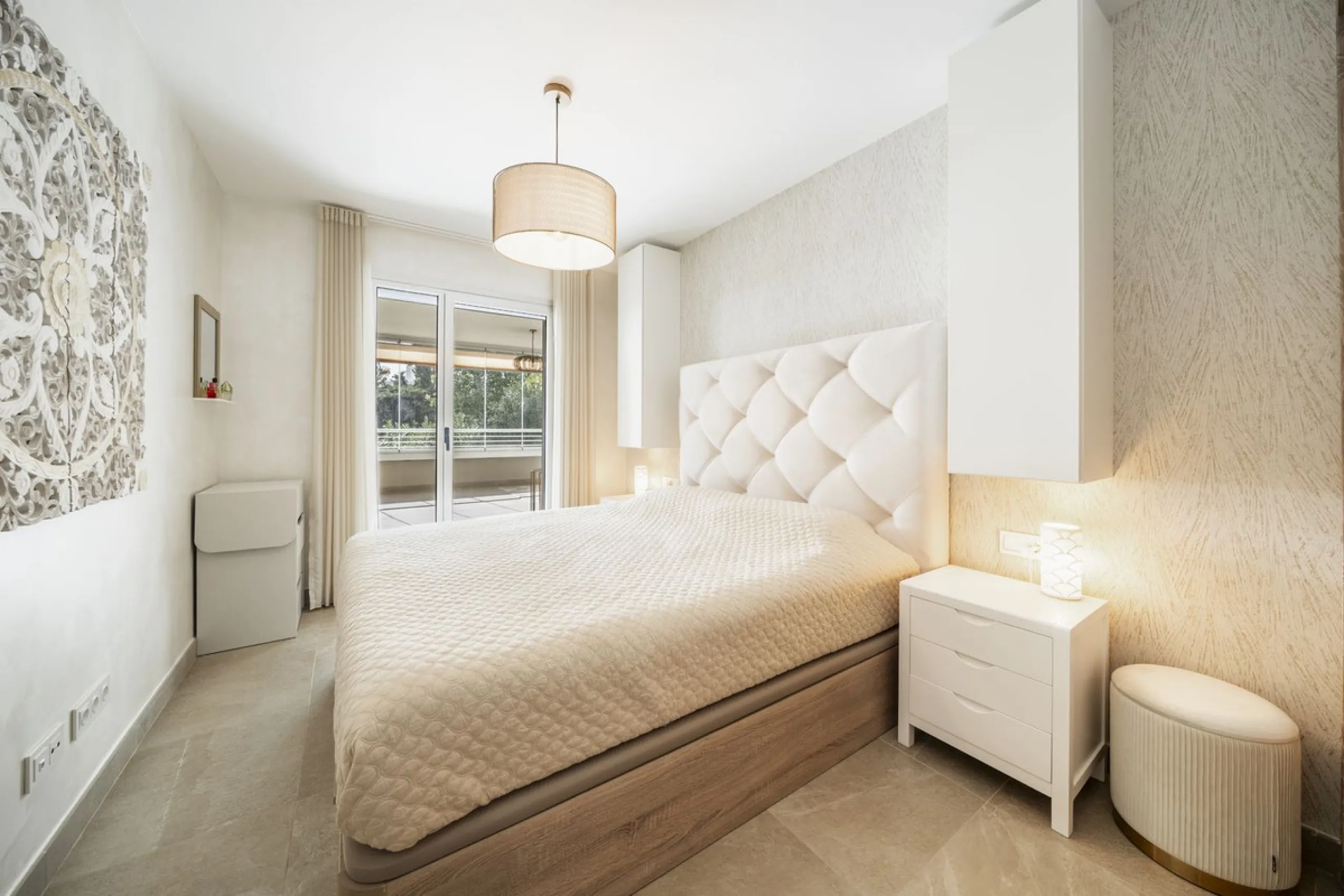 Elegant 3-Bedroom Apartment in Sunny Golf, Estepona