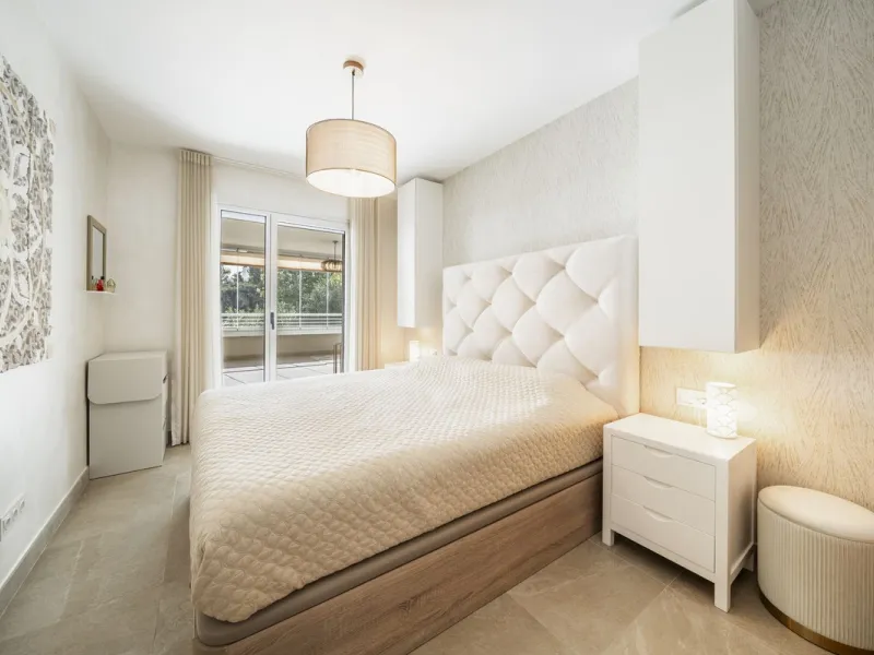 Elegant 3-Bedroom Apartment in Sunny Golf, Estepona