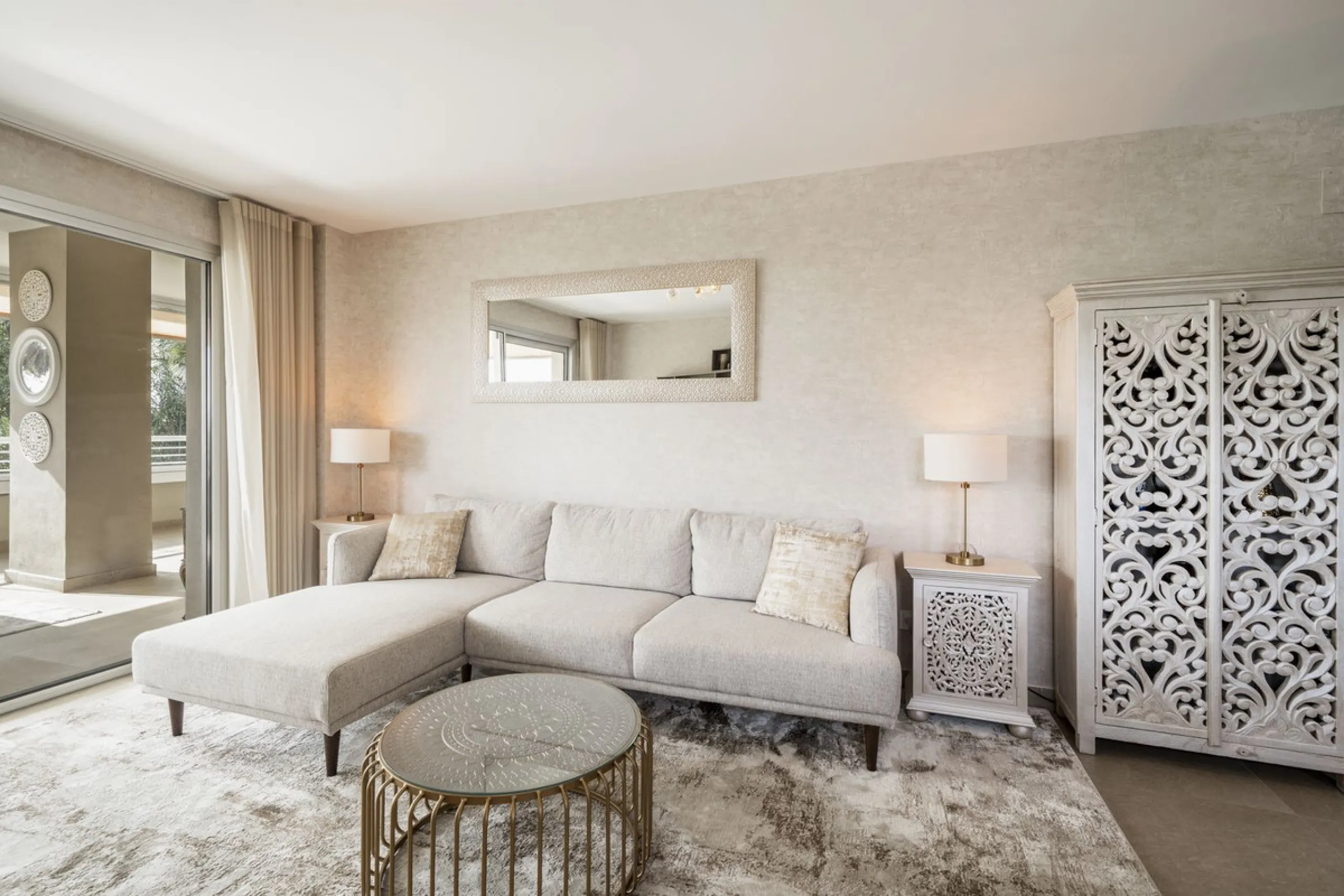 Elegant 3-Bedroom Apartment in Sunny Golf, Estepona