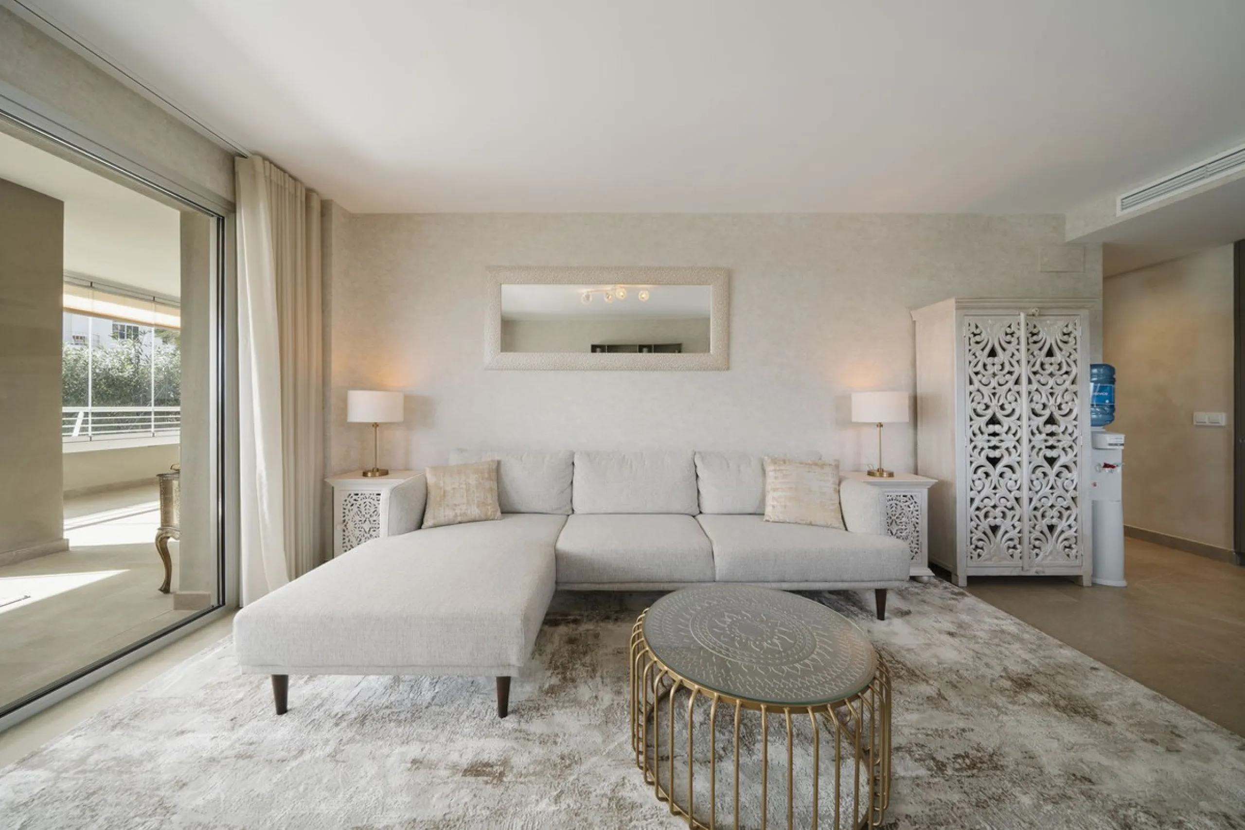 Elegant 3-Bedroom Apartment in Sunny Golf, Estepona