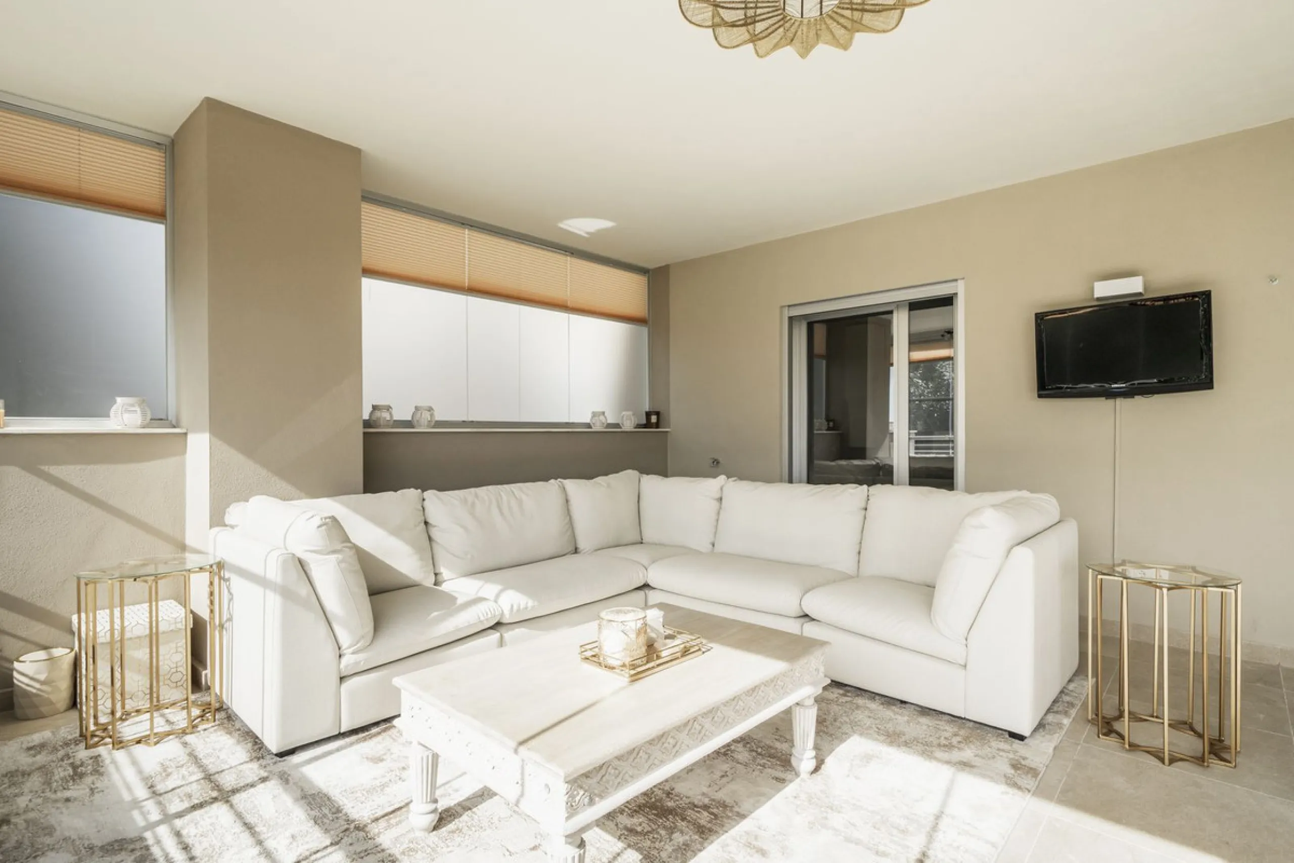 Elegant 3-Bedroom Apartment in Sunny Golf, Estepona