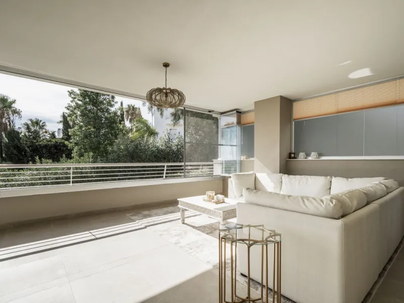 Elegant 3-Bedroom Apartment in Sunny Golf, Estepona