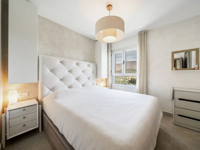 Elegant 3-Bedroom Apartment in Sunny Golf, Estepona